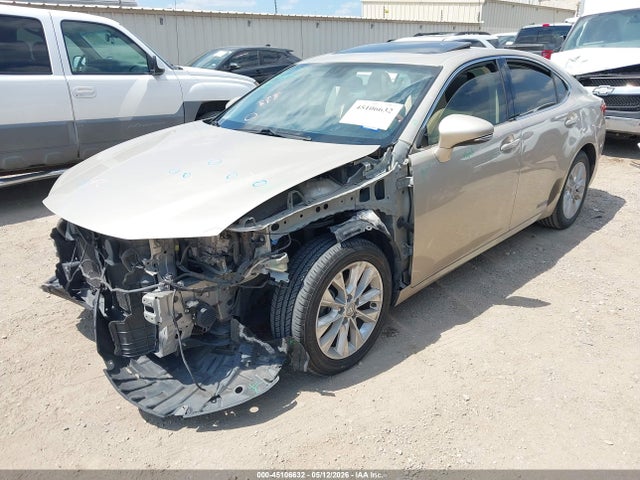 Lexus ES 300H 2014 JTHBW1GG7E2058049 Image 2