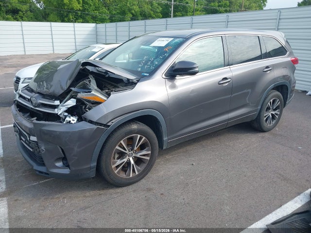 Продажа на аукционе авто 2018 Toyota Highlander Le, vin: 5TDZZRFH9JS239821, номер лота: 45106756