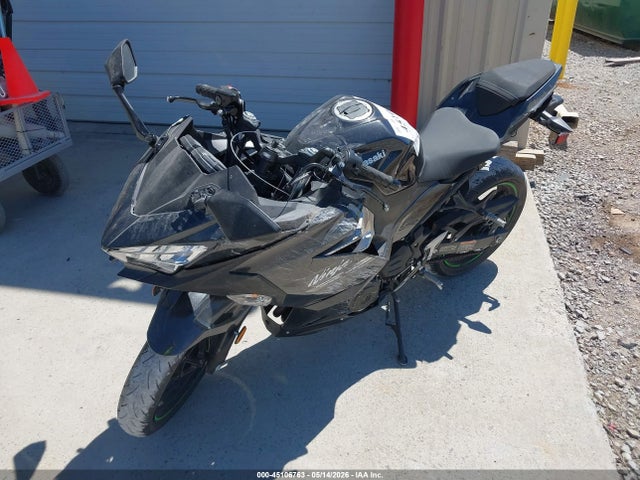 45106763 :رقم المزاد ، JKAEXKH14NDAH5089 vin ، 2022 Kawasaki Ex400 مزاد بيع