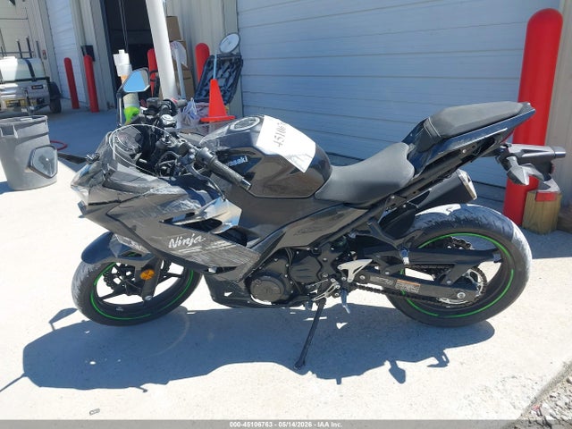 45106763 :رقم المزاد ، JKAEXKH14NDAH5089 vin ، 2022 Kawasaki Ex400 مزاد بيع
