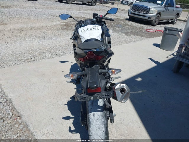 45106763 :رقم المزاد ، JKAEXKH14NDAH5089 vin ، 2022 Kawasaki Ex400 مزاد بيع