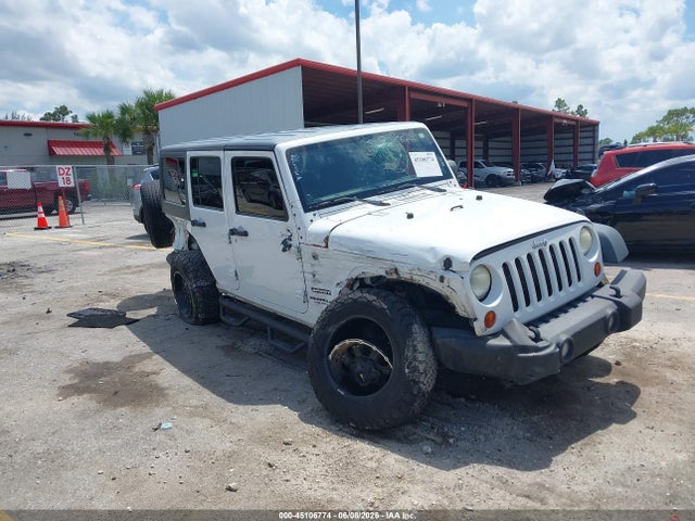 45106774 :رقم المزاد ، 1C4HJWDG8DL672838 vin ، 2013 Jeep Wrangler Unlimited Sport مزاد بيع