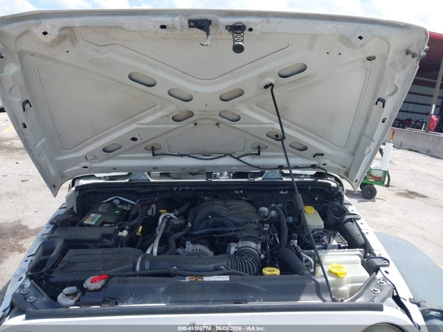 45106774 :رقم المزاد ، 1C4HJWDG8DL672838 vin ، 2013 Jeep Wrangler Unlimited Sport مزاد بيع