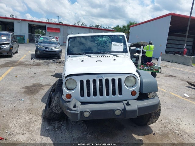 45106774 :رقم المزاد ، 1C4HJWDG8DL672838 vin ، 2013 Jeep Wrangler Unlimited Sport مزاد بيع