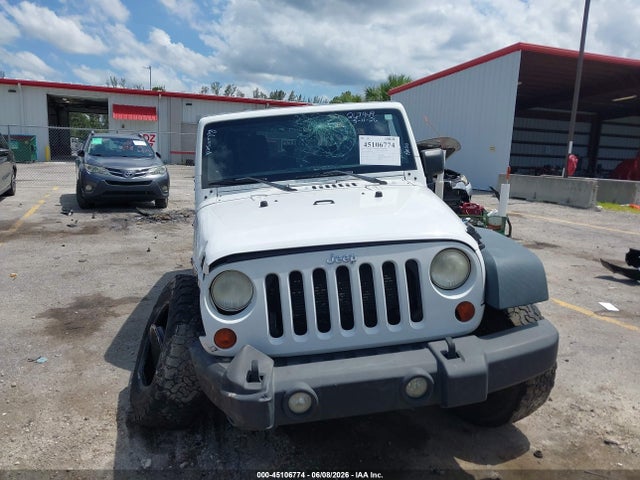 45106774 :رقم المزاد ، 1C4HJWDG8DL672838 vin ، 2013 Jeep Wrangler Unlimited Sport مزاد بيع