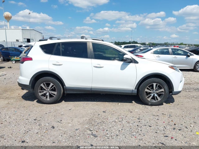 2018 Toyota Rav4 Xle მანქანა იყიდება აუქციონზე, vin: JTMRFREV7JD230613, აუქციონის ნომერი: 45106775