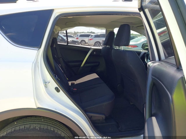 2018 Toyota Rav4 Xle მანქანა იყიდება აუქციონზე, vin: JTMRFREV7JD230613, აუქციონის ნომერი: 45106775