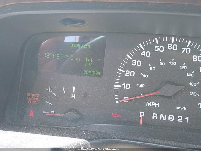 45106878 :رقم المزاد ، 1LNHM82W0YY821776 vin ، 2000 Lincoln Town Car Signature مزاد بيع