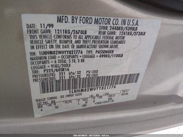 45106878 :رقم المزاد ، 1LNHM82W0YY821776 vin ، 2000 Lincoln Town Car Signature مزاد بيع