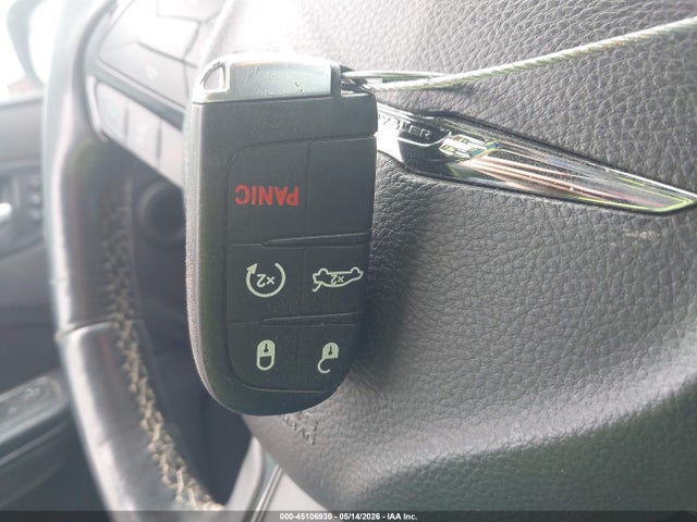 Продажа на аукционе авто 2015 Chrysler 300 300s, vin: 2C3CCABT8FH833359, номер лота: 45106930