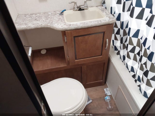 Продажа на аукционе авто 2017 Forest River Salem, vin: 4X4TSMD22HA318583, номер лота: 45106931