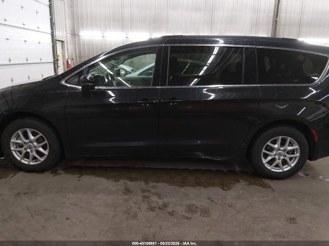 Продаж на аукціоні авто 2022 Chrysler Pacifica Touring L, vin: 2C4RC1BG7NR198975, номер лоту: 45106951
