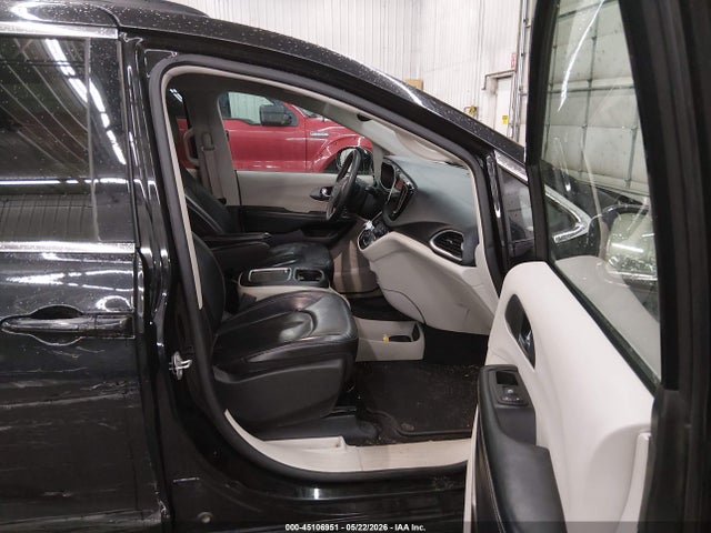Продаж на аукціоні авто 2022 Chrysler Pacifica Touring L, vin: 2C4RC1BG7NR198975, номер лоту: 45106951