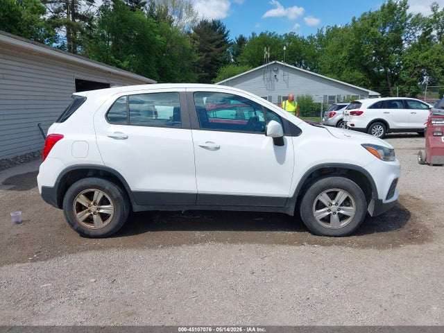 Продажа на аукционе авто 2017 Chevrolet Trax Ls, vin: 3GNCJNSB4HL283689, номер лота: 45107076
