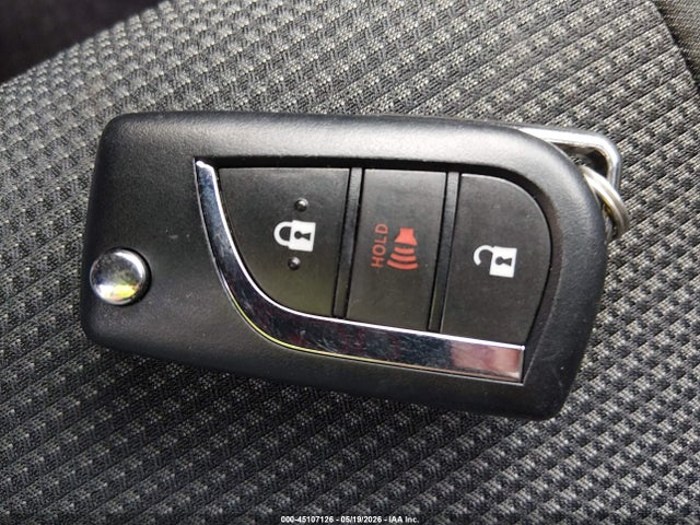 2T3G1RFV2PW398062 Toyota RAV4 LE