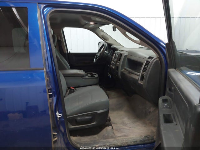 3C6RR7KG1KG564200 RAM 1500 Classic Tradesman 4x4 5&#039;7 Box
