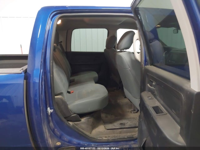 3C6RR7KG1KG564200 RAM 1500 Classic Tradesman 4x4 5&#039;7 Box