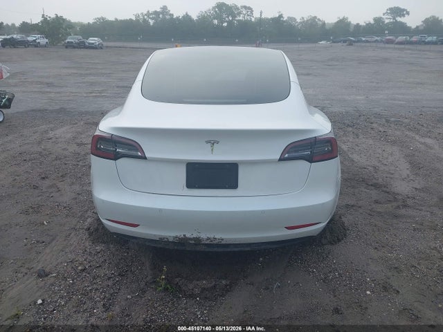 Tesla Model 3 Standard Range Plus Rear-wheel Drive 2021 5YJ3E1EA8MF091466 Image 16