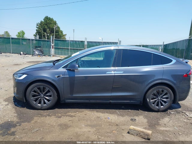 Продажа на аукционе авто 2018 Tesla Model X 100d/75d/p100d, vin: 5YJXCDE23JF140246, номер лота: 45107191