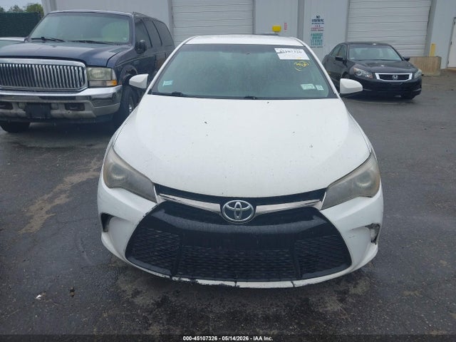 45107326 :رقم المزاد ، 4T1BF1FK2HU377824 vin ، 2017 Toyota Camry Se مزاد بيع