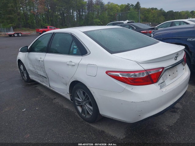 45107326 :رقم المزاد ، 4T1BF1FK2HU377824 vin ، 2017 Toyota Camry Se مزاد بيع