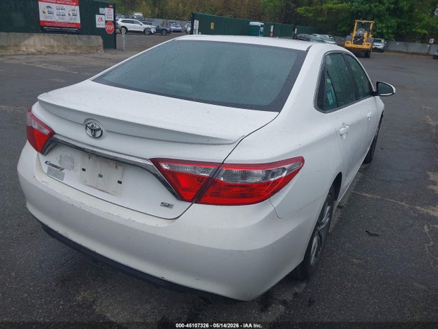 45107326 :رقم المزاد ، 4T1BF1FK2HU377824 vin ، 2017 Toyota Camry Se مزاد بيع