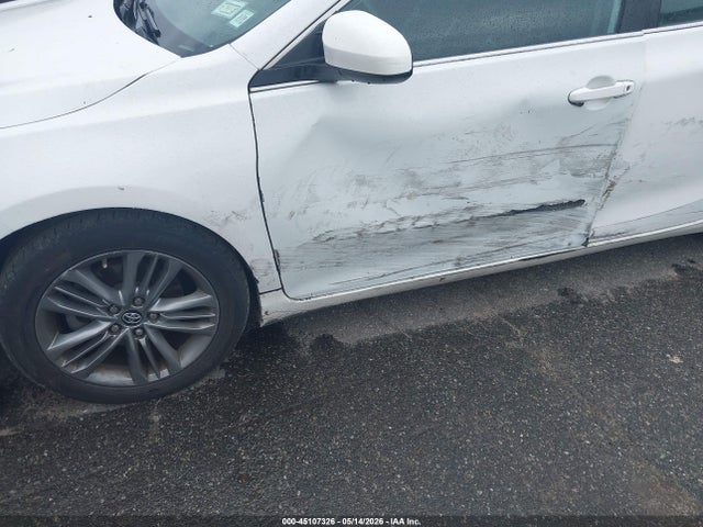 45107326 :رقم المزاد ، 4T1BF1FK2HU377824 vin ، 2017 Toyota Camry Se مزاد بيع