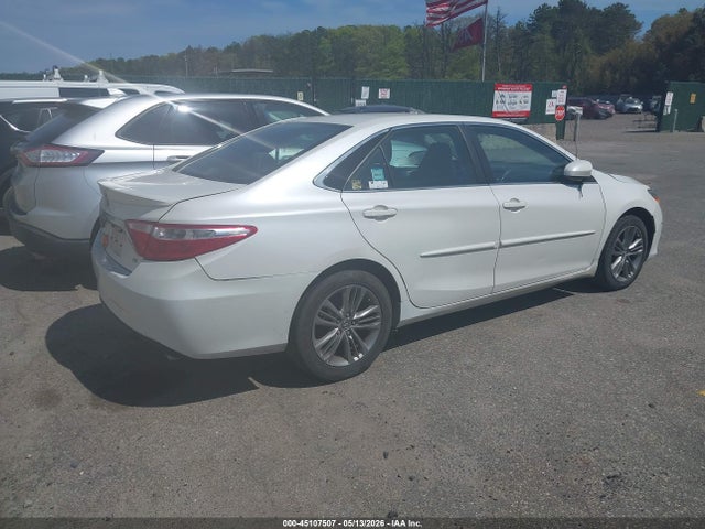45107507 :رقم المزاد ، 4T1BF1FK6HU419640 vin ، 2017 Toyota Camry Se مزاد بيع