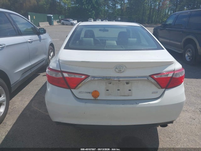 45107507 :رقم المزاد ، 4T1BF1FK6HU419640 vin ، 2017 Toyota Camry Se مزاد بيع