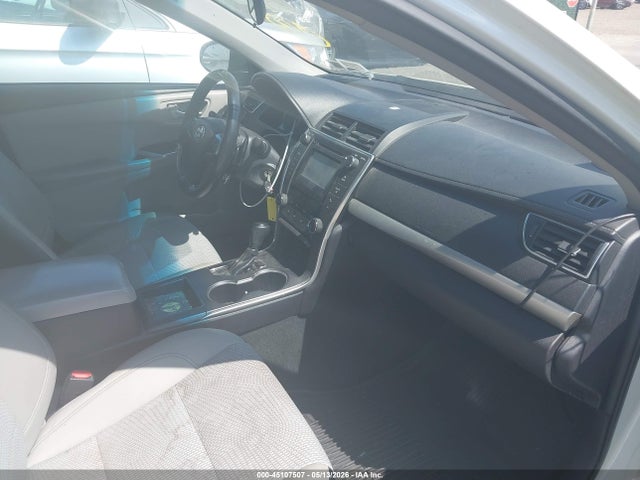 45107507 :رقم المزاد ، 4T1BF1FK6HU419640 vin ، 2017 Toyota Camry Se مزاد بيع