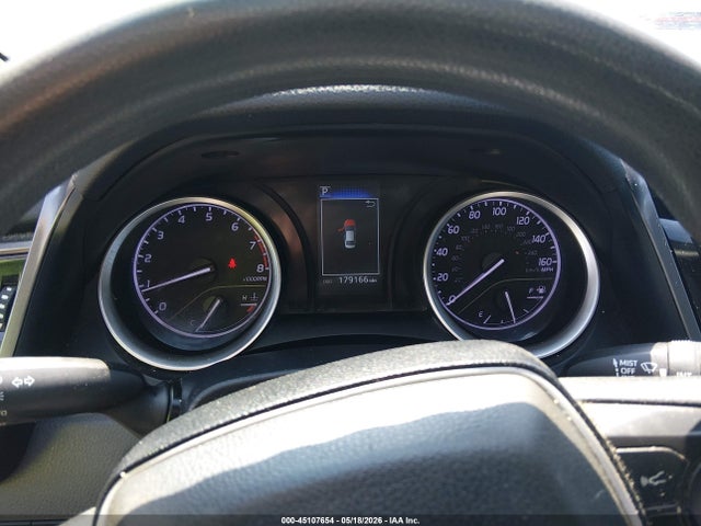 45107654 :رقم المزاد ، 4T1C11AK6NU692406 vin ، 2022 Toyota Camry Le مزاد بيع