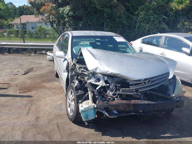 2004 Toyota Camry Le V6 მანქანა იყიდება აუქციონზე, vin: 4T1BF32KX4U077301, აუქციონის ნომერი: 45107705