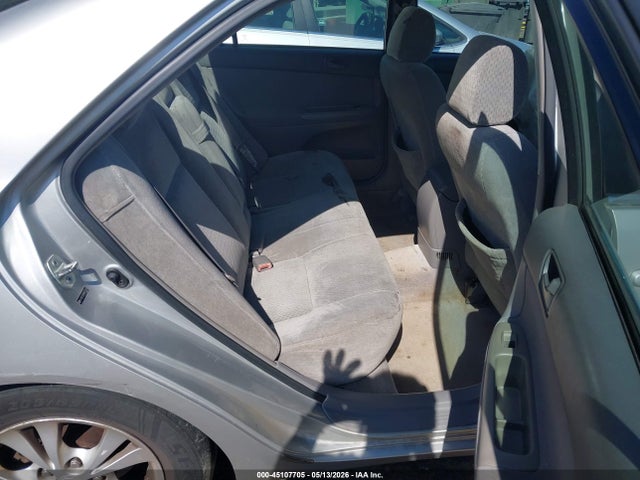 2004 Toyota Camry Le V6 მანქანა იყიდება აუქციონზე, vin: 4T1BF32KX4U077301, აუქციონის ნომერი: 45107705
