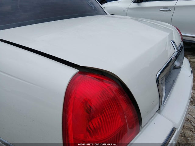 Продаж на аукціоні авто 2003 Lincoln Town Car Signature, vin: 1LNHM82W03Y682743, номер лоту: 45107870