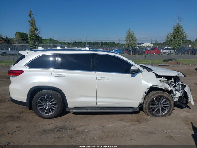 45107890 :رقم المزاد ، 5TDJZRFH7HS360063 vin ، 2017 Toyota Highlander Xle مزاد بيع