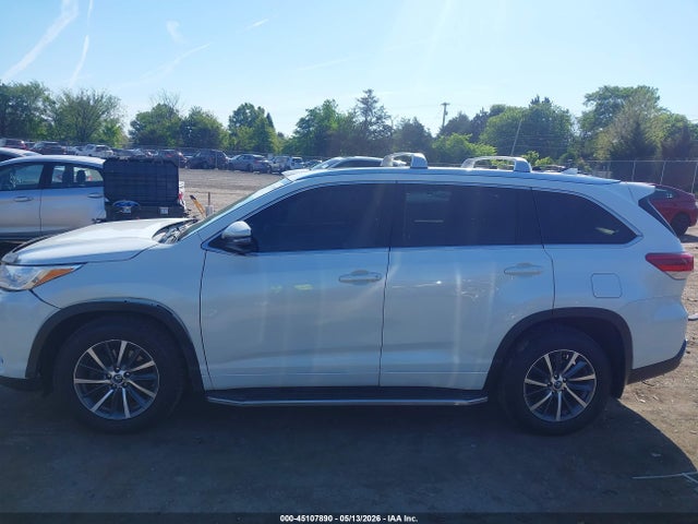 45107890 :رقم المزاد ، 5TDJZRFH7HS360063 vin ، 2017 Toyota Highlander Xle مزاد بيع