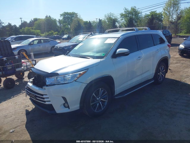 45107890 :رقم المزاد ، 5TDJZRFH7HS360063 vin ، 2017 Toyota Highlander Xle مزاد بيع