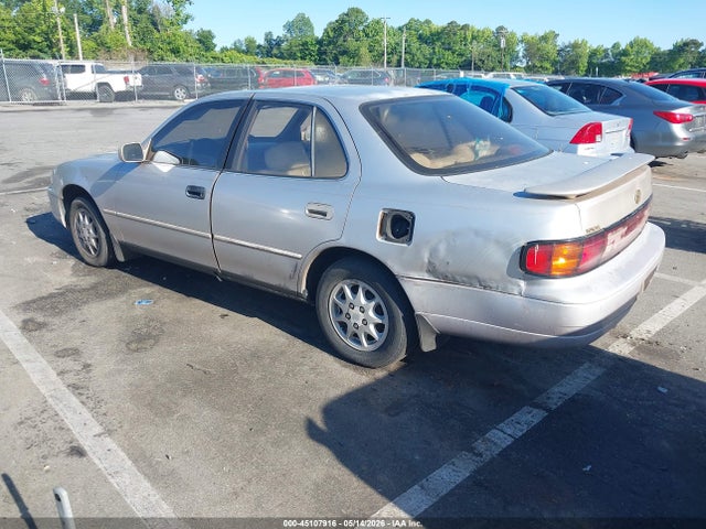 45107916 :رقم المزاد ، 4T1SK13E5RU388246 vin ، 1994 Toyota Camry Xle مزاد بيع