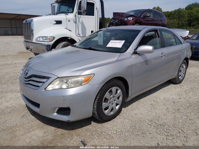 45107942 :رقم المزاد ، 4T1BF3EK8AU034194 vin ، 2010 Toyota Camry Le مزاد بيع