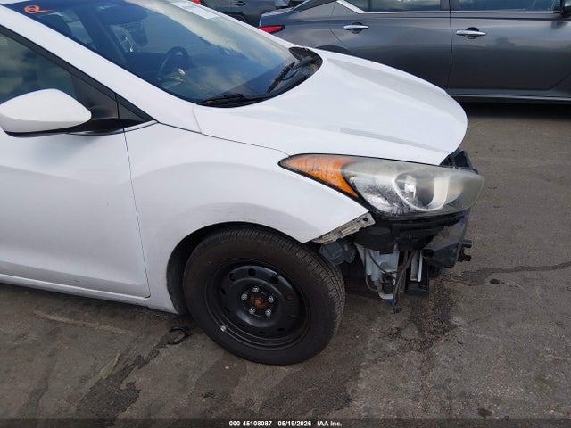 2013 Hyundai Elantra Gt მანქანა იყიდება აუქციონზე, vin: KMHD35LE5DU130055, აუქციონის ნომერი: 45108087