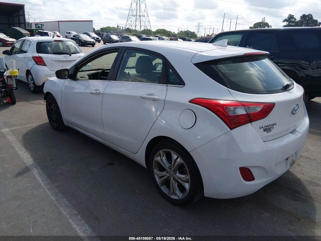 2013 Hyundai Elantra Gt მანქანა იყიდება აუქციონზე, vin: KMHD35LE5DU130055, აუქციონის ნომერი: 45108087