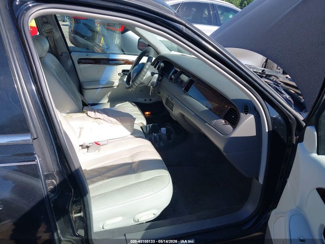 Aukcja sprzedaży 1998 Lincoln Town Car Executive, vin: 1LNFM81W3WY614272, numer aukcji: 45108133