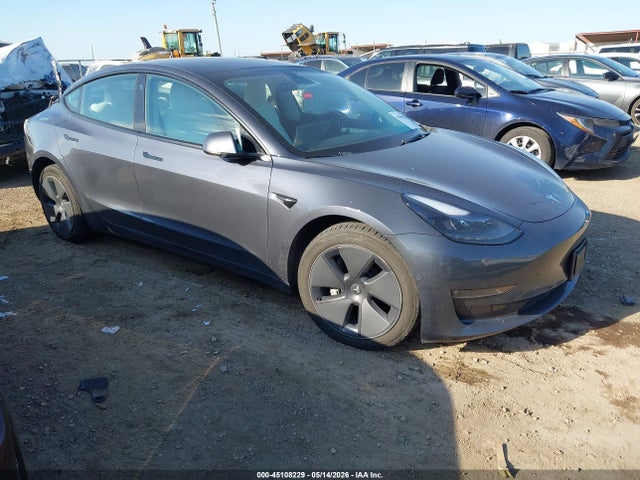 45108229 :رقم المزاد ، 5YJ3E1EBXNF305402 vin ، 2022 Tesla Model 3 Long Range Dual Motor All-wheel Drive مزاد بيع