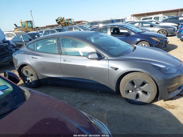 Продажа на аукционе авто 2022 Tesla Model 3 Long Range Dual Motor All-wheel Drive, vin: 5YJ3E1EBXNF305402, номер лота: 45108229
