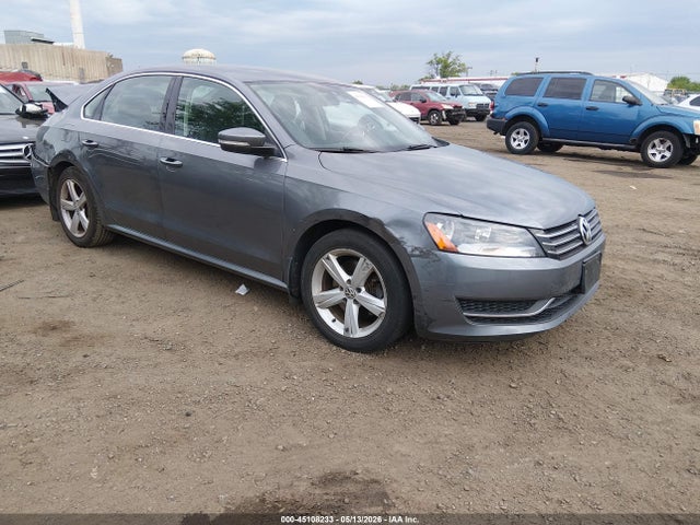 2015 Volkswagen Passat 1.8t Se მანქანა იყიდება აუქციონზე, vin: 1VWBT7A31FC038293, აუქციონის ნომერი: 45108233