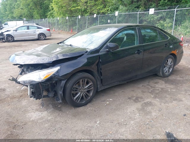 45108441 :رقم المزاد ، 4T1BF1FK1FU902594 vin ، 2015 Toyota Camry Se مزاد بيع
