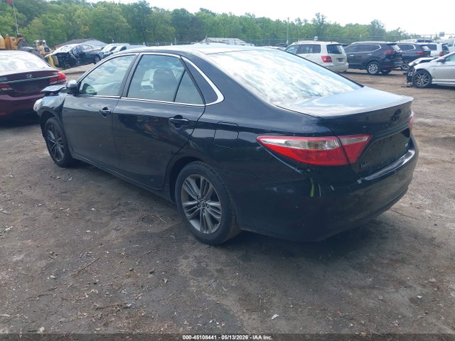 45108441 :رقم المزاد ، 4T1BF1FK1FU902594 vin ، 2015 Toyota Camry Se مزاد بيع