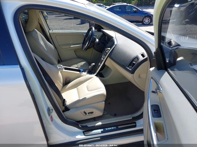 45108471 :رقم المزاد ، YV440MDC6F2607043 vin ، 2015 Volvo Xc60 T5 Premier Plus مزاد بيع