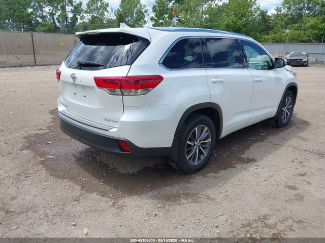 45108500 :رقم المزاد ، 5TDJZRFH0JS912508 vin ، 2018 Toyota Highlander Xle مزاد بيع