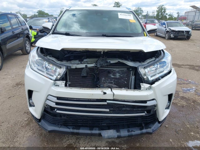 45108500 :رقم المزاد ، 5TDJZRFH0JS912508 vin ، 2018 Toyota Highlander Xle مزاد بيع
